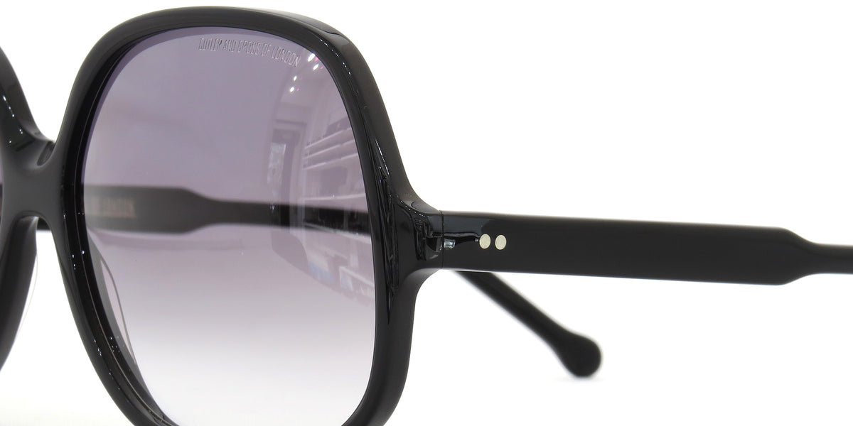cutler and gross<br>-sun-<br>"0811"<br>color:01